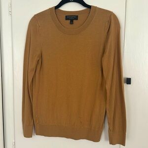 Tan crewneck Banana Republic sweater, Size S